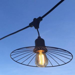 Zunanja svetlobna girlanda s kovinskim senčnikom in filamentno žarnico - Chic Cage Light - Lumisky